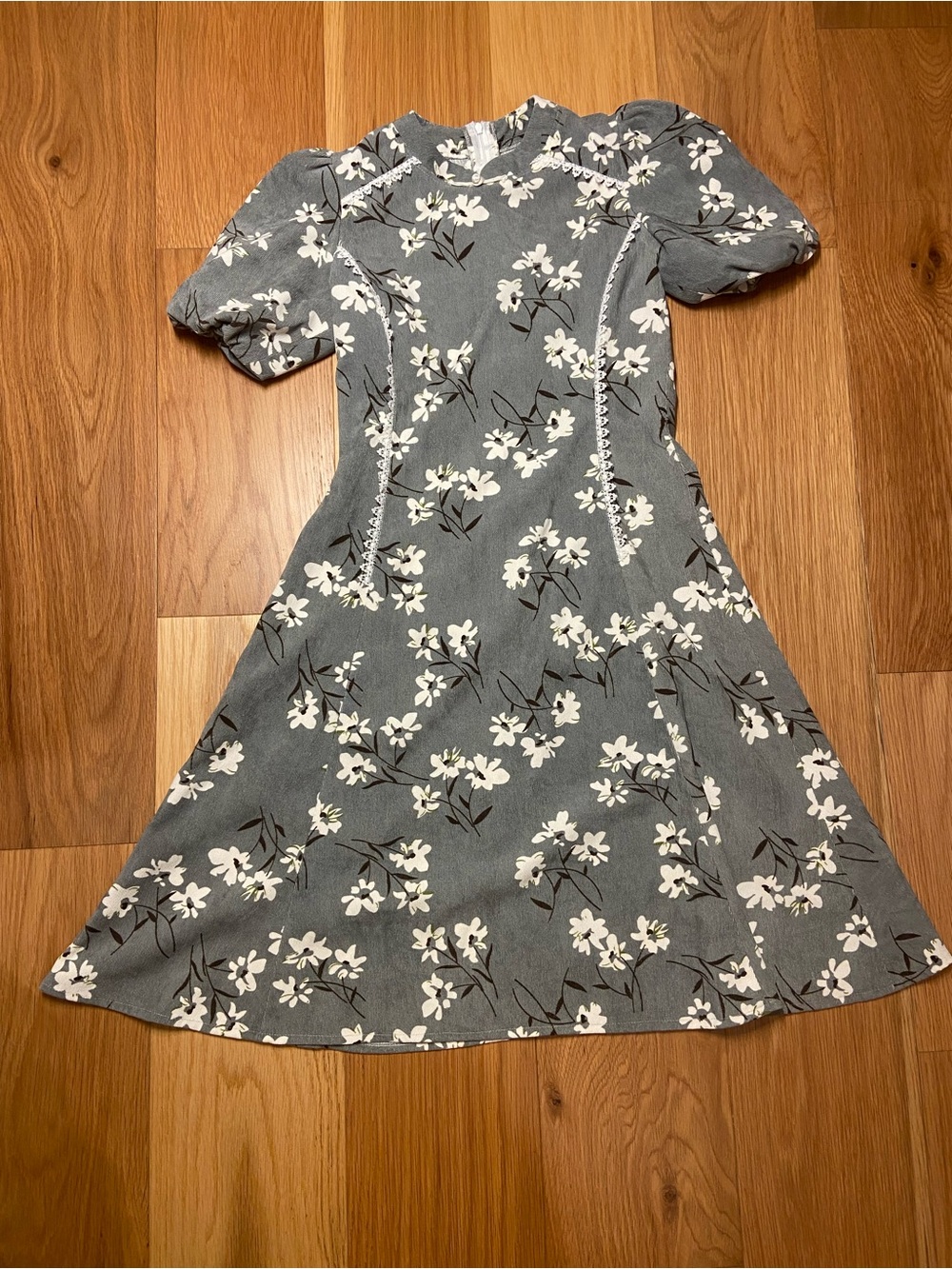 Gray Floral A-Line Dress with Puff Sleeves
